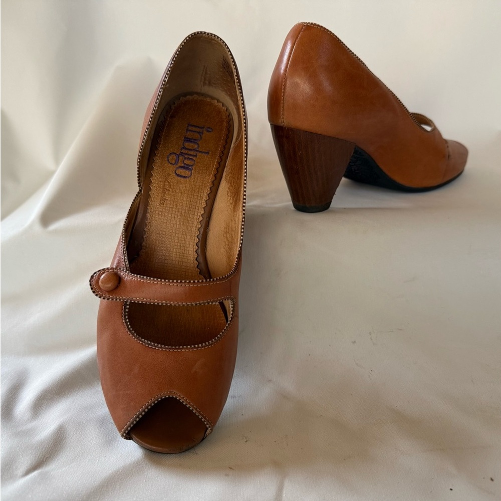 Vintage Clark’s Indigo Peep-toe Pumps